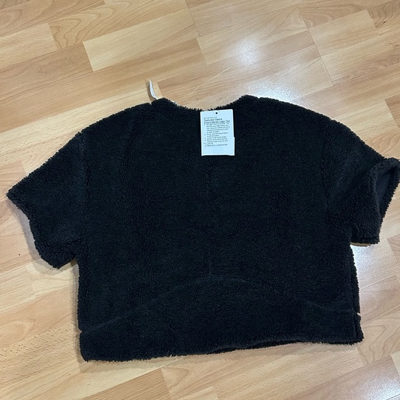 Brand New Textured Fleece Logo Tee in black - Picture 6 of 9